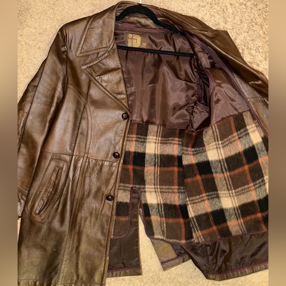 LEATHER COAT - Picture 3 of 8